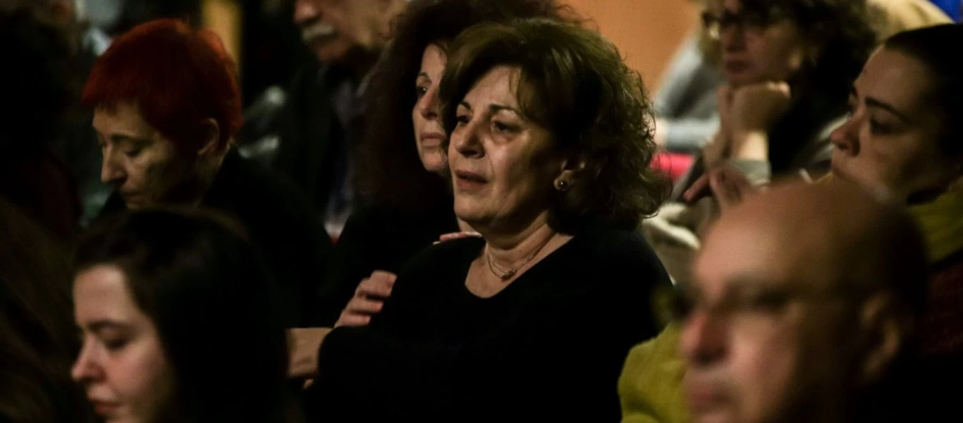 Μάγδα Φύσσα προς Εισαγγελέα: «Τελικά σήμερα τον ξαναμαχαιρώσατε; Αιμορραγεί η πληγή του.»